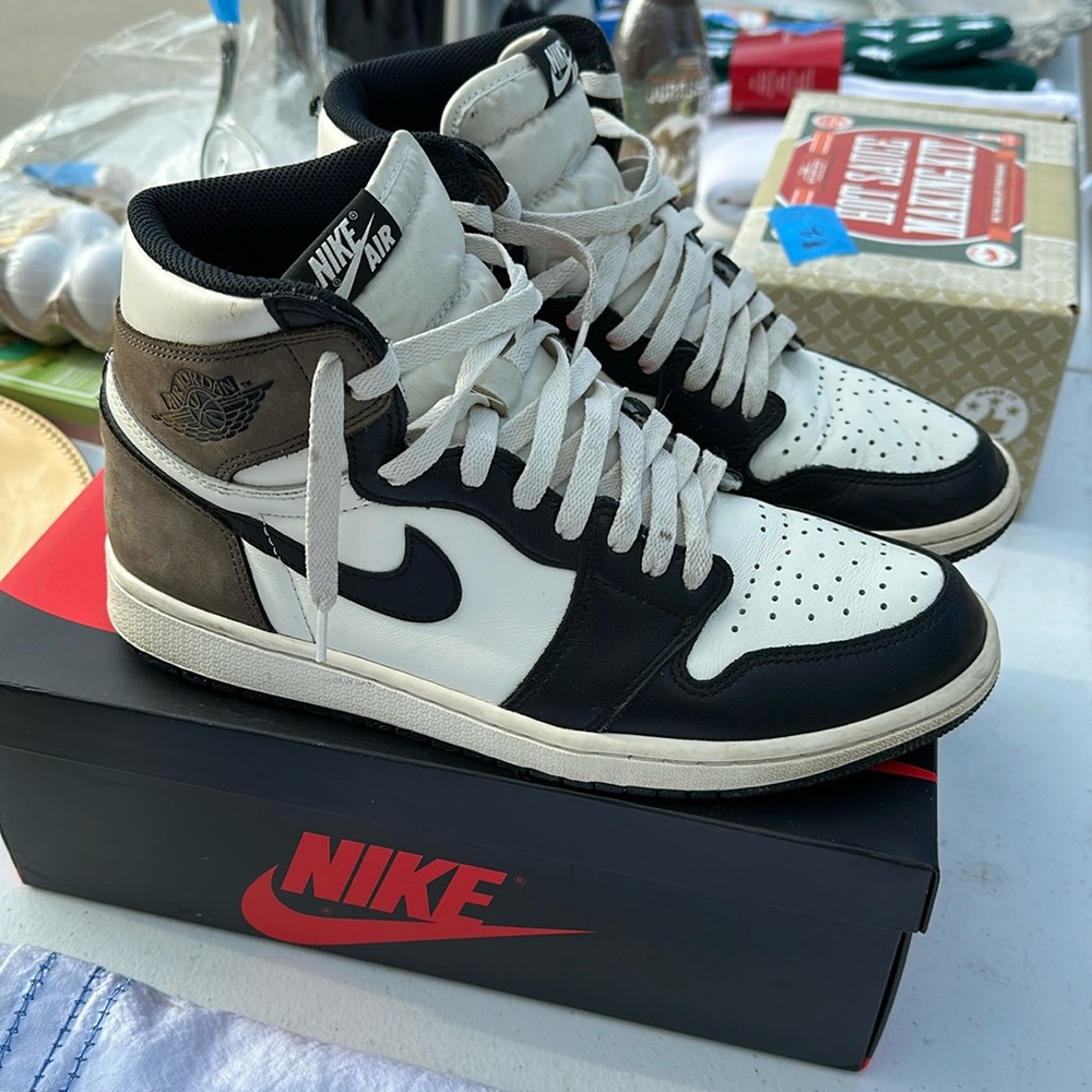 Nike Air Jordan 1 Retro High OG mocha black size 9